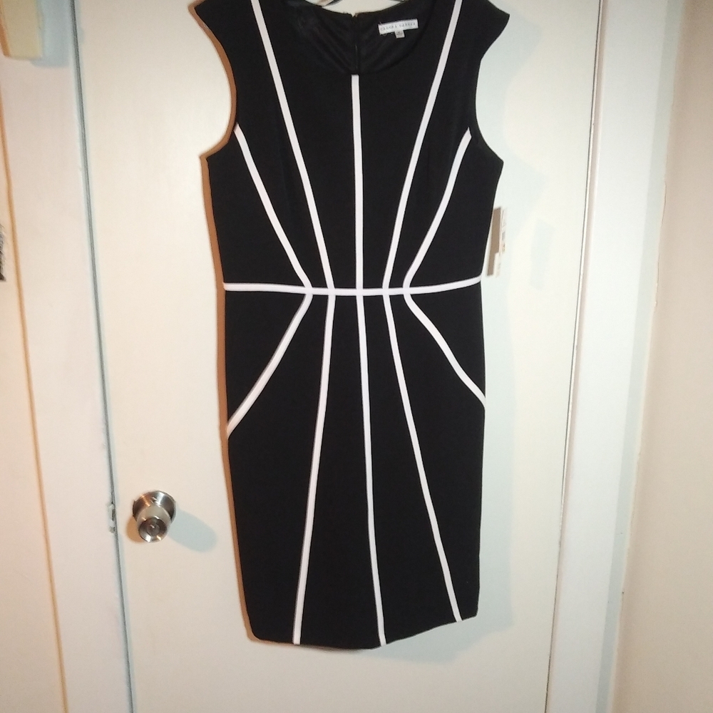 Sandra Darren black/white dress size 10